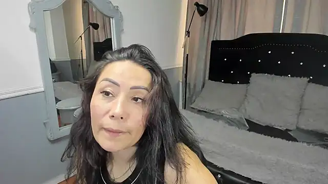 gaby_trent (F milf) - 🔥 250 tokens — “¿Te atreves a provocarm