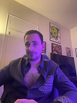 defbond420 live cam on StripChat