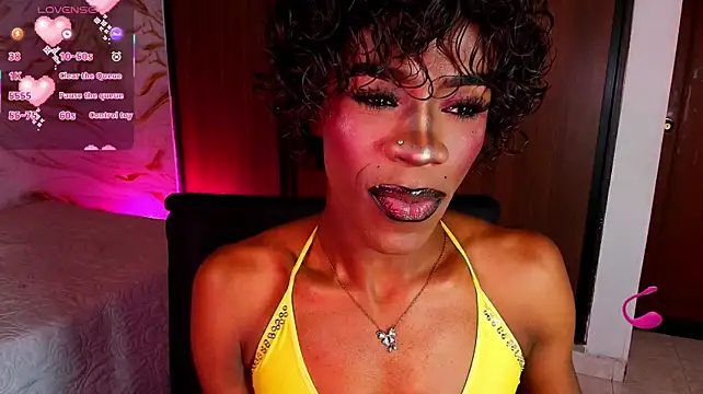 EbonyHansNight on Stripchat