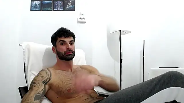 Verycutex live cam on StripChat
