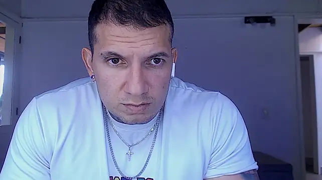 Shane_Clay live cam on StripChat