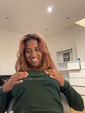 DonnaShy live cam on StripChat