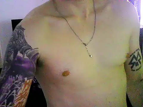 Wh1teOni live cam on StripChat