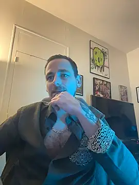 defbond420 live cam on StripChat