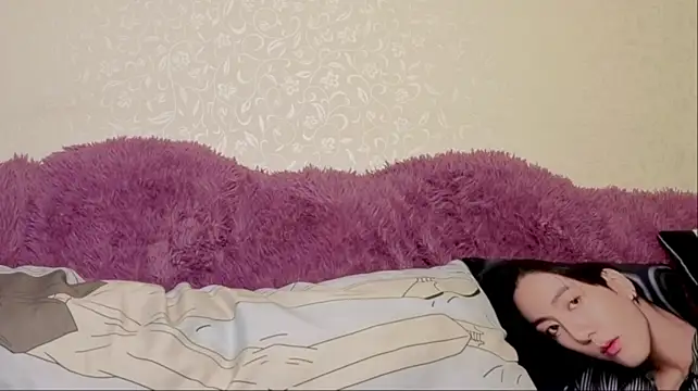 Pop_pops live cam on StripChat