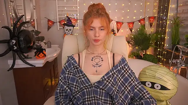Nicol_Moonn live cam on StripChat
