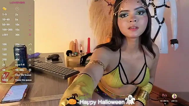 conniecuteE live cam on StripChat