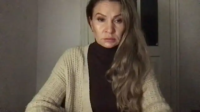 Tavonira live cam on StripChat