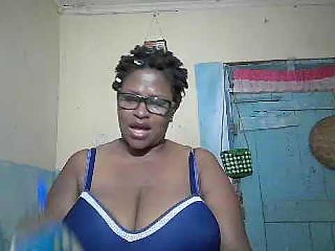 sexy_bigboobss live cam on StripChat