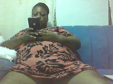 fat_ebonyqueen live cam on StripChat