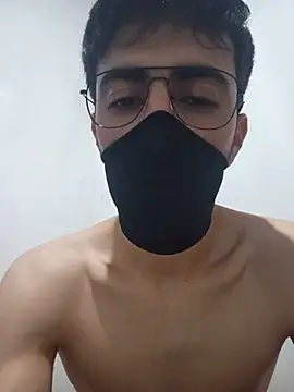 Aminosh live cam on StripChat