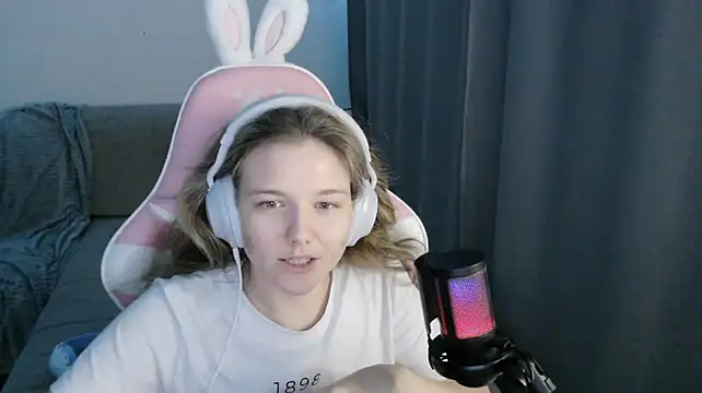 HelenMo0n live cam on StripChat