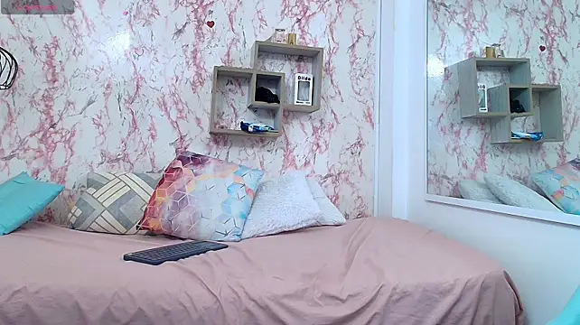 Paola_Blossom live cam on StripChat