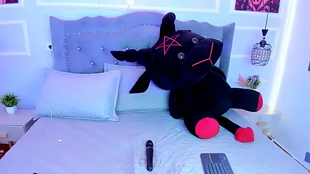 starwitch_1 (F young) - Squirt with control toy 1 min 💦
