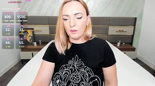 AnneRainn live cam on StripChat