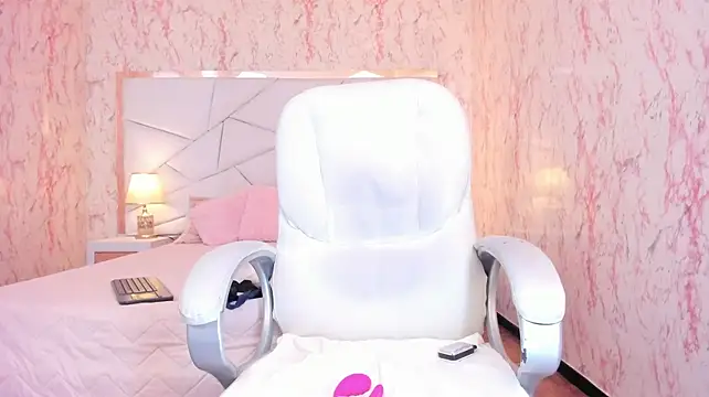 Emily_Whinfre