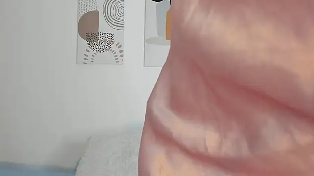 seleneclark (F young) - Lower cam view, take off my pantie