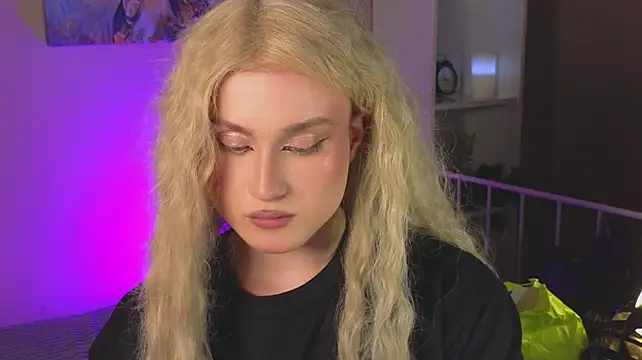 horny__doll (T teen) - for a good start)