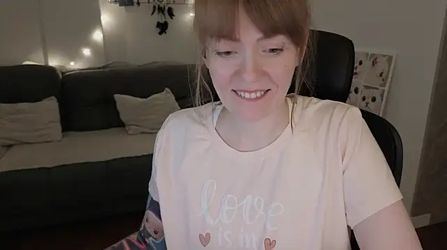 Aurora_Velvett_