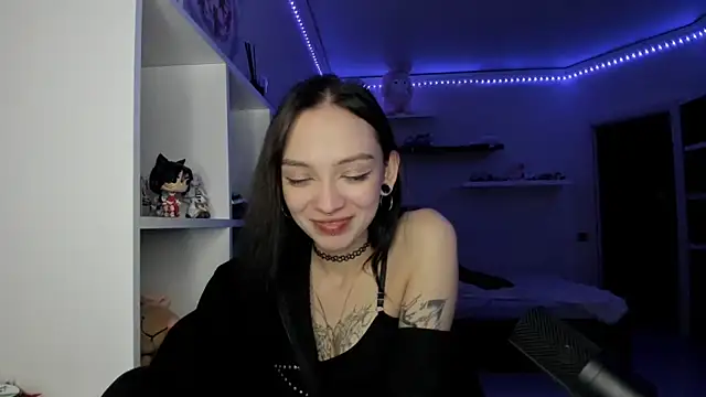 purryuna (F young) - show  manicure