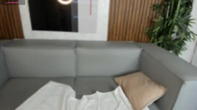 ZaynaSecret live cam on StripChat