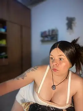 carolina16love live cam on StripChat