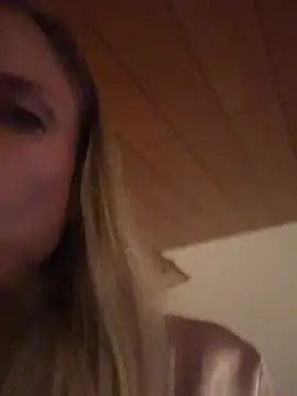 VivienneBlac live cam on StripChat