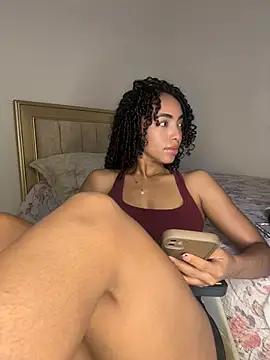 nicoleebony1 live cam on StripChat