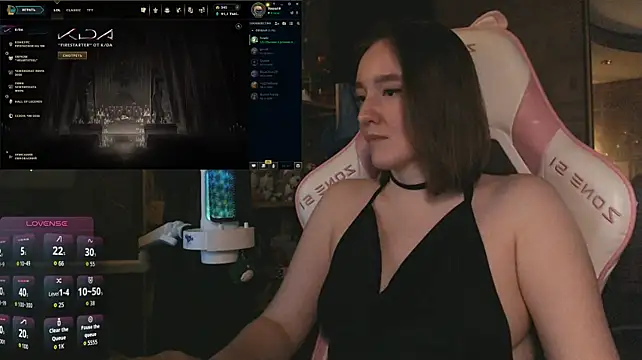 MoonlishSiren live cam on StripChat