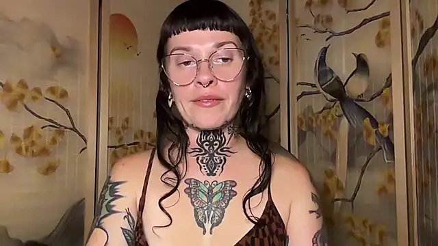 Marcelinegoddess live cam on StripChat