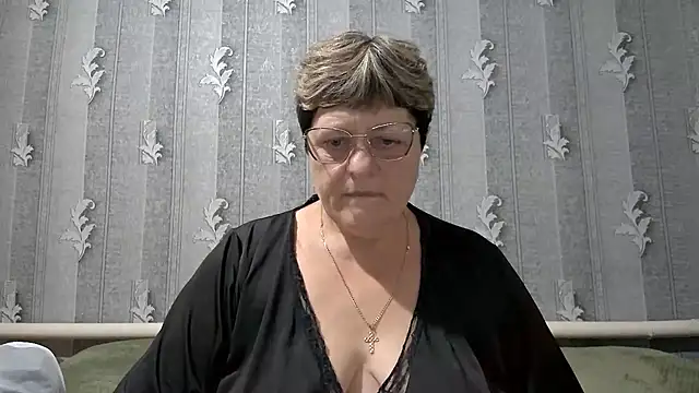ElzaJewel live cam on StripChat