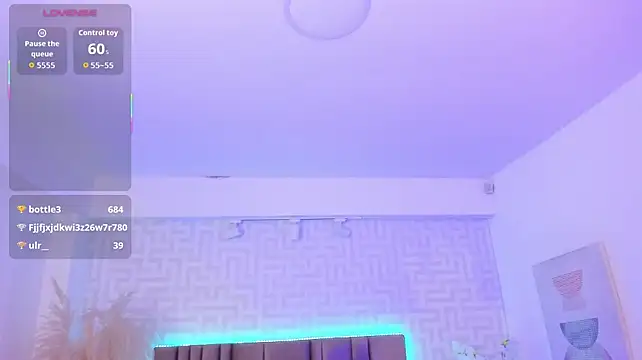 naishaa_ live cam on StripChat