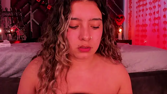 ChloeBelle_ live cam on StripChat
