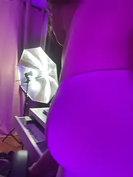 akatira_ec live cam on StripChat