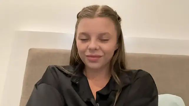 AmieLendor live cam on StripChat
