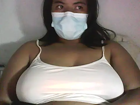 Artinah22 live cam on StripChat