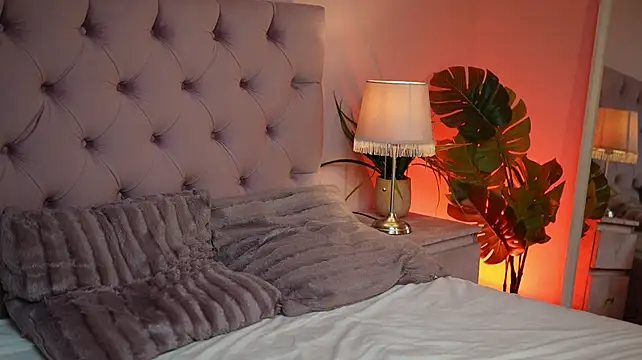 NicoleBella live sex cam