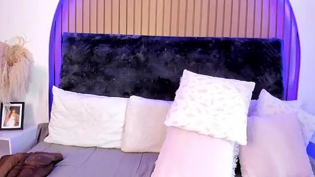 karlagonzales_ (F young) - 🍒 Boob Slap Show – Red & Bouncy