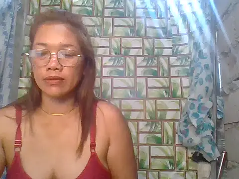 Wildmama69 live cam on StripChat