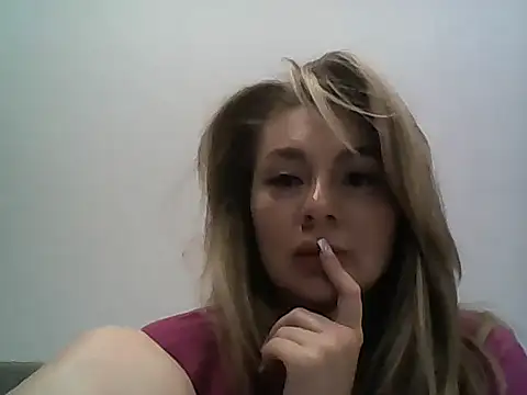 Sorellune live cam on StripChat