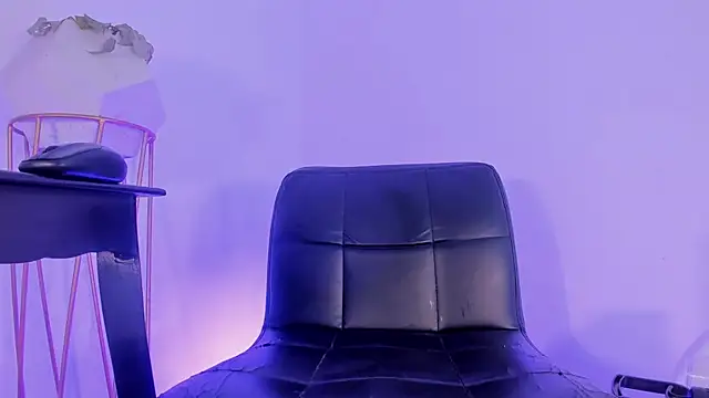 naughtylizeth_ live cam on StripChat
