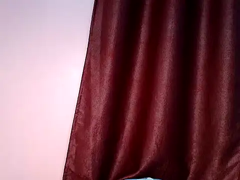 Chichiwsexy live cam on StripChat