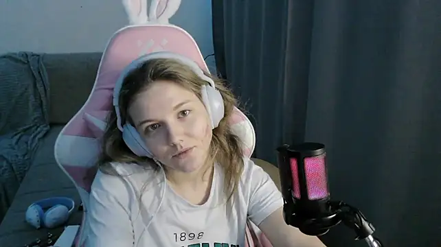 HelenMo0n live cam on StripChat