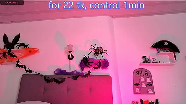 Alyson0001 live cam on StripChat