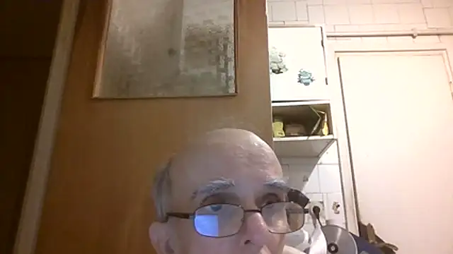 mariusica1@xh live cam on StripChat