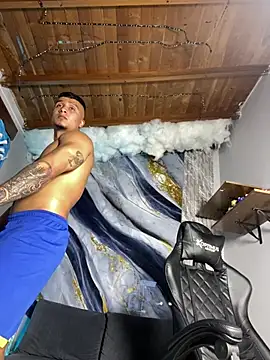 ThiagoBlaze live cam on StripChat