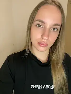 NeEdnaBradley live cam on StripChat