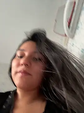 Emily_Gomezz live cam on StripChat