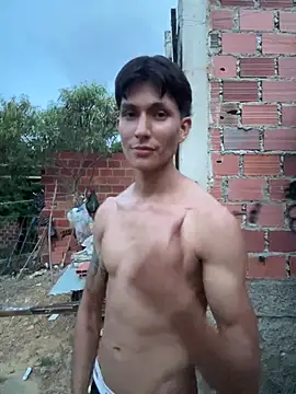 Tyler1999 live cam on StripChat