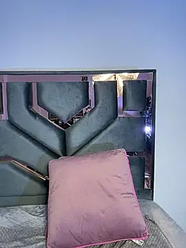 taylor_ec (F young) - FULL NAKED and BOUNCE ASS